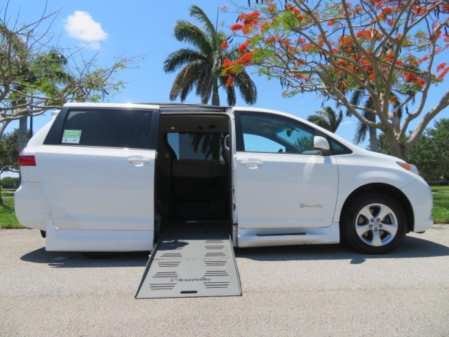 2016 White /Gray Toyota Sienna (5TDKK3DC8GS) , located at 4301 Oak Circle #19, Boca Raton, FL, 33431, (954) 561-2499, 26.388861, -80.084038 - You are looking at Gorgeous Low Mileage 2016 Toyota Sienna LE Braunability XT Handicap Van Wheelchair Van Conversion Van with 26K Original Miles, Power Side Entry Ramp with Kneeling Van Function, Passenger Side Quick Lock System (same as ez lock), Quick Release Front Seats, Floor with L Tracks, Leat - Photo#27